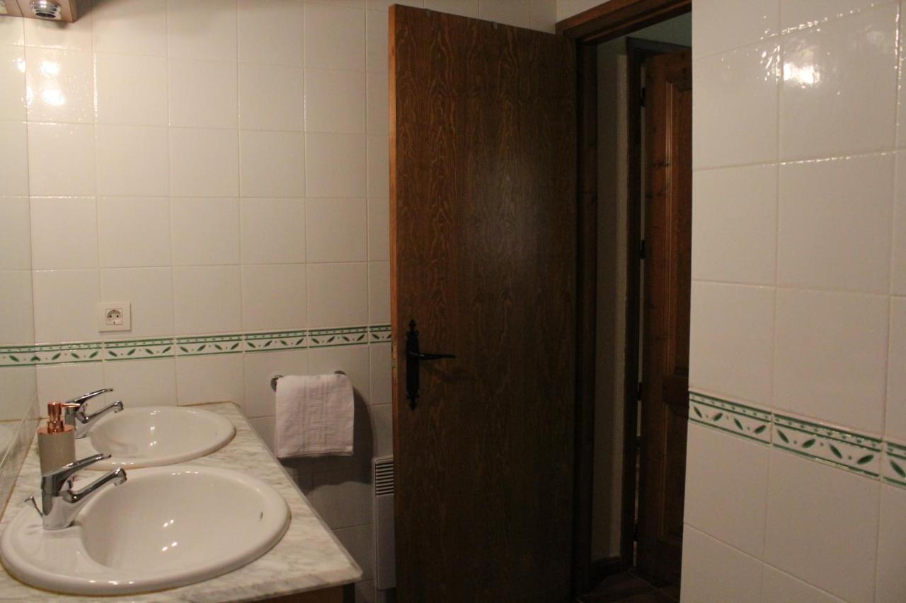 Casa Teresina Bed & Breakfast La Plana de Mont-Ros ภายนอก รูปภาพ